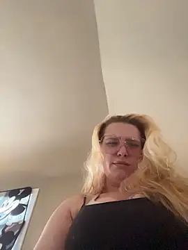 Lalalynn online show from 05-03-26, 08:15