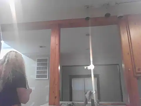 Lalalynn online show from 05-08-26, 01:11