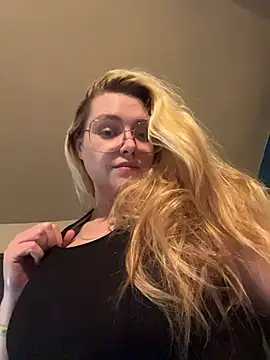 Lalalynn online show from 05-20-26, 01:28
