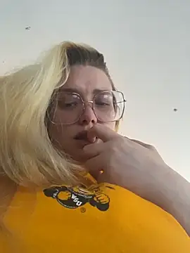Lalalynn online show from 06-10-26, 12:00
