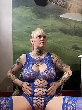 poussichienne online show from 02-04-25, 12:22