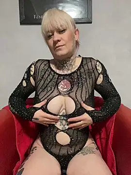 poussichienne online show from 02-09-25, 01:56