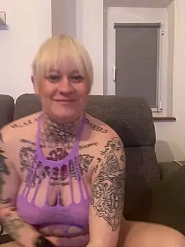 poussichienne online show from 03-03-25, 07:39