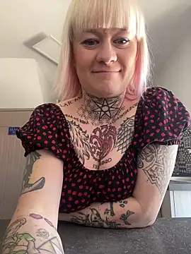 poussichienne online show from 03-06-25, 10:41