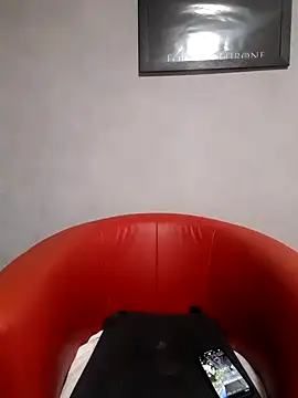 poussichienne online show from 03-18-25, 04:37