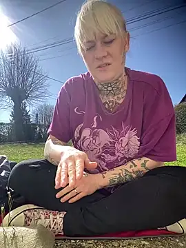 poussichienne online show from 03-20-25, 12:43