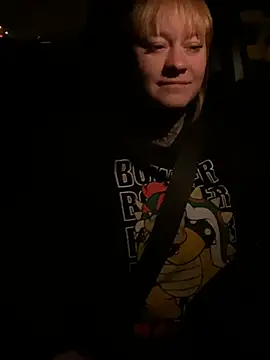 poussichienne online show from 04-22-26, 02:36