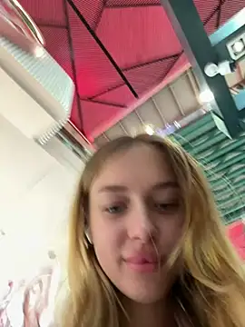 Snapshot of enjoy_my_beauty chatting on 12-12-24, 04:26 enjoy my beauty online show from 12-12-24, 04:26