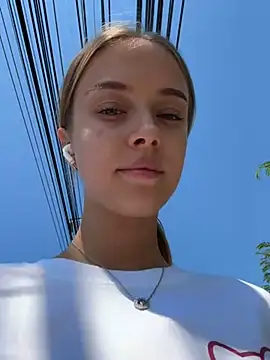 Snapshot of enjoy_my_beauty chatting on 02-01-25, 06:10 enjoy my beauty online show from 02-01-25, 06:10