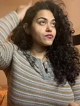 Snapshot of Curvydesifromgermany chatting on 01-06-25, 04:44 Curvydesifromgermany online show from 01-06-25, 04:44