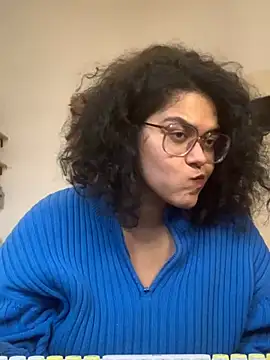 Snapshot of Curvydesifromgermany chatting on 01-28-25, 02:42 Curvydesifromgermany online show from 01-28-25, 02:42