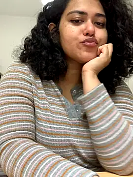 Snapshot of Curvydesifromgermany chatting on 10-07-25, 11:40 Curvydesifromgermany online show from 10-07-25, 11:40