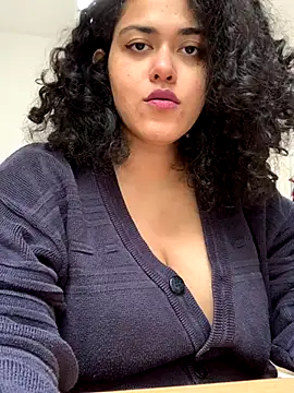 Snapshot of Curvydesifromgermany chatting on 10-08-25, 12:36 Curvydesifromgermany online show from 10-08-25, 12:36