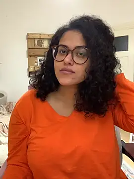 Snapshot of Curvydesifromgermany chatting on 10-29-25, 03:03 Curvydesifromgermany online show from 10-29-25, 03:03