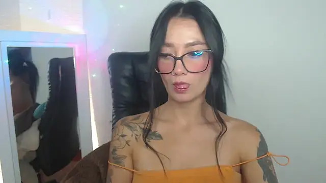 mariiana-diaz online show from 06-12-26, 03:22