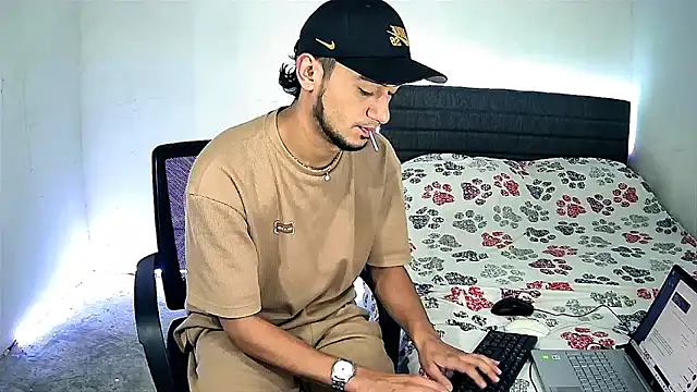 Snapshot of Kevin_Torres chatting on 12-17-25, 11:05 Kevin Torres online show from 12-17-25, 11:05