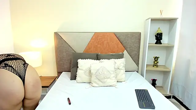 JennaCollins149 online show from 12-19-24, 04:24