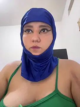 Snapshot of hannahayat chatting on 05-18-26, 03:40 hannahayat online show from 05-18-26, 03:40
