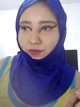 Snapshot of hannahayat chatting on 05-27-26, 10:29 hannahayat online show from 05-27-26, 10:29