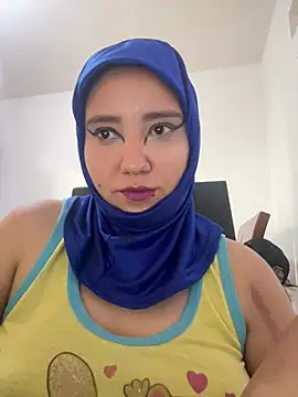 Snapshot of hannahayat chatting on 05-30-26, 02:47 hannahayat online show from 05-30-26, 02:47