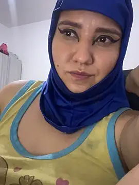 Snapshot of hannahayat chatting on 06-08-26, 01:28 hannahayat online show from 06-08-26, 01:28