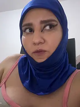 Snapshot of hannahayat chatting on 06-11-26, 12:32 hannahayat online show from 06-11-26, 12:32