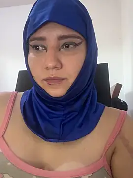 Snapshot of hannahayat chatting on 06-12-26, 03:22 hannahayat online show from 06-12-26, 03:22