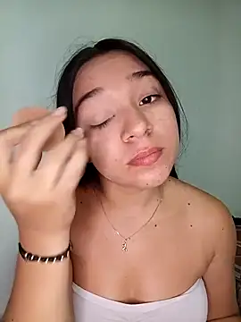 -VICKKY online show from 11-19-25, 02:22