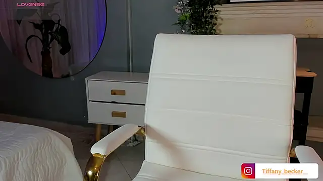 tiffany becker online show from 12-02-25, 11:48