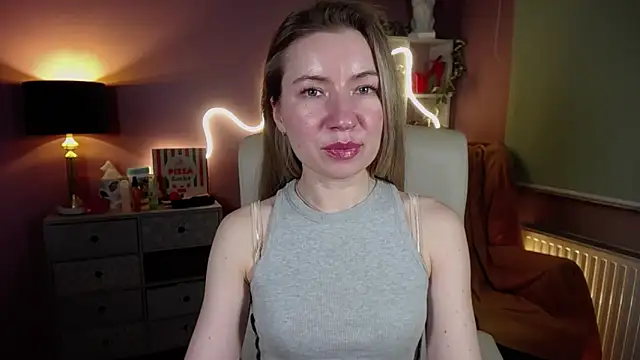 Snapshot of Mia_Tasty chatting on 03-09-25, 05:49 Mia Tasty online show from 03-09-25, 05:49