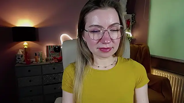 Snapshot of Mia_Tasty chatting on 03-17-25, 11:42 Mia Tasty online show from 03-17-25, 11:42