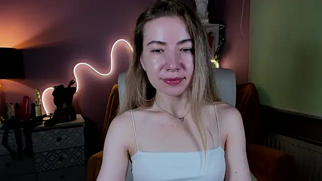 Snapshot of Mia_Tasty chatting on 09-14-25, 06:45 Mia Tasty online show from 09-14-25, 06:45