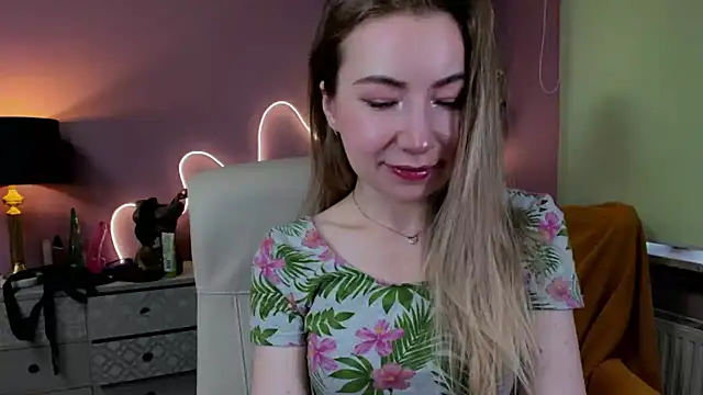 Snapshot of Mia_Tasty chatting on 10-04-25, 06:44 Mia Tasty online show from 10-04-25, 06:44