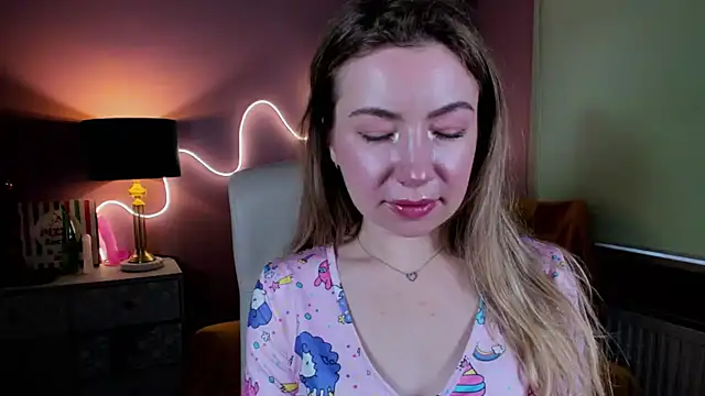 Mia Tasty online show from 11-15-25, 08:11