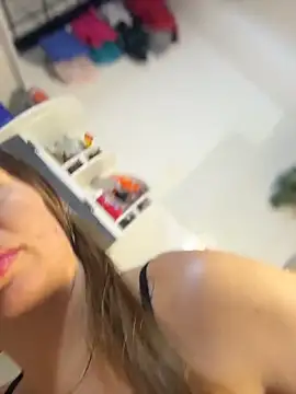 Emiily lee online show from 02-17-26, 09:17