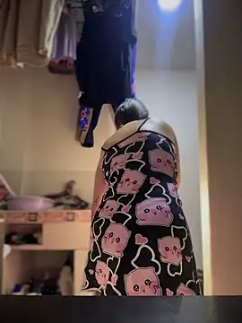 Emiily lee online show from 04-06-26, 11:22