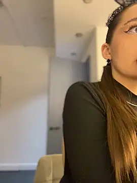 Snapshot of AnaWest chatting on 01-21-25, 02:48 AnaWest online show from 01-21-25, 02:48