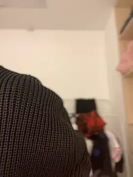 Snapshot of AnaWest chatting on 02-14-25, 05:51 AnaWest online show from 02-14-25, 05:51