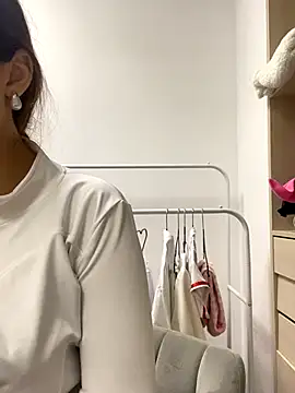 Snapshot of AnaWest chatting on 09-16-25, 06:36 AnaWest online show from 09-16-25, 06:36