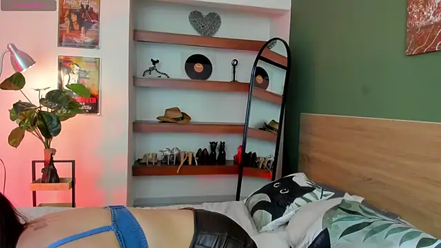 iriiina veneno online show from 06-15-26, 05:04