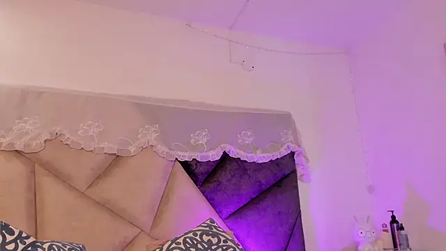 BonnieCute  online show from 06-09-26, 12:22