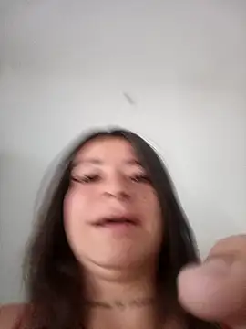 Snapshot of Alona_Evans chatting on 01-18-25, 11:32 Alona Evans online show from 01-18-25, 11:32