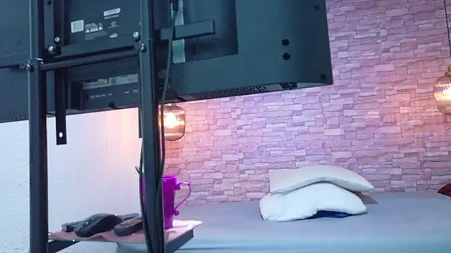 nextdoor fantasy1 online show from 04-23-26, 03:30