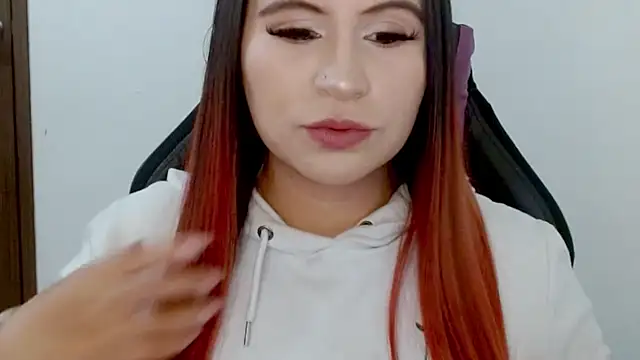 Snapshot of cata__gutierrez_ chatting on 08-04-26, 03:21 cata gutierrez online show from 08-04-26, 03:21