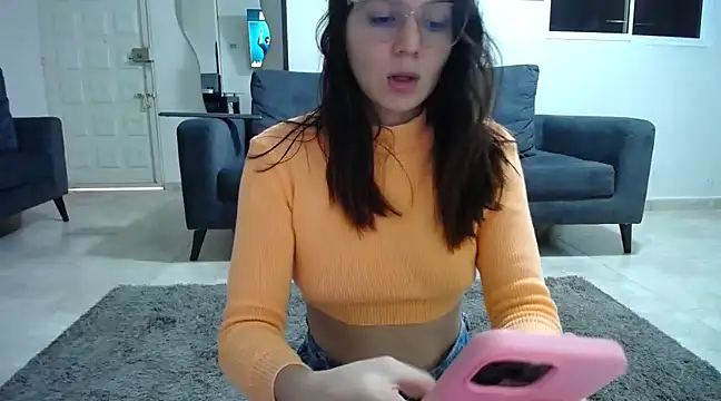 julianamorant online show from 03-20-25, 06:20