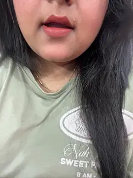 smile pretty online show from 02-02-26, 04:17