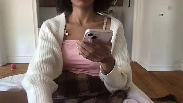 Snapshot of loveofbea chatting on 05-28-26, 06:49 loveofbea online show from 05-28-26, 06:49