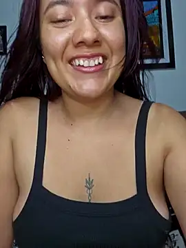 Snapshot of Blushing_Katy chatting on 01-28-25, 09:29 Blushing Katy online show from 01-28-25, 09:29