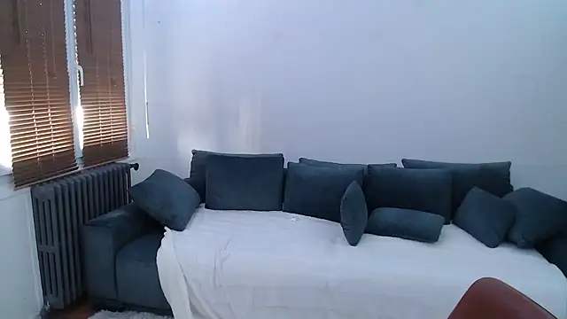 Lynylou online show from 12-13-24, 10:41