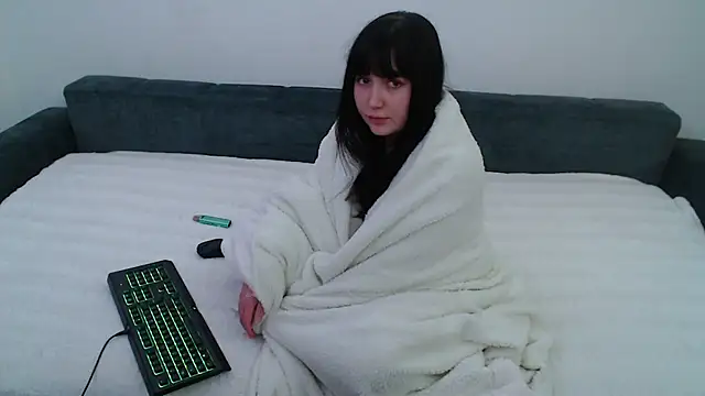 Lynylou online show from 12-13-24, 06:49